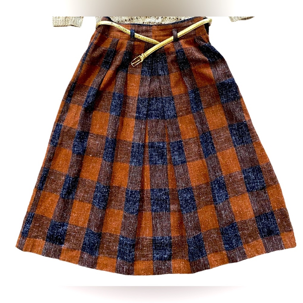 Vintage plaid pleated skirt, EUC size S, wool/polyester blend